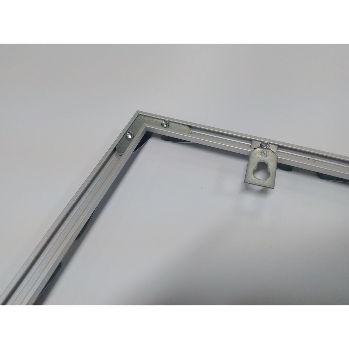 Рамка алюминиевая серебро для планов эвакуации (300 х 400)